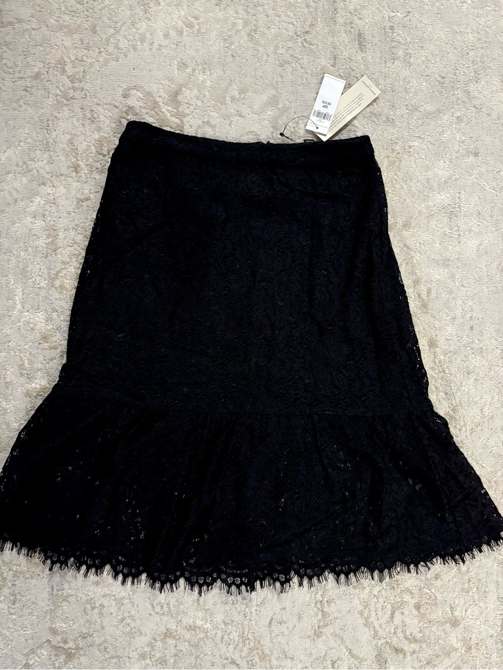 NWT❗️Banana Republic Black Lace Pencil Skirt with Ruffle Trim